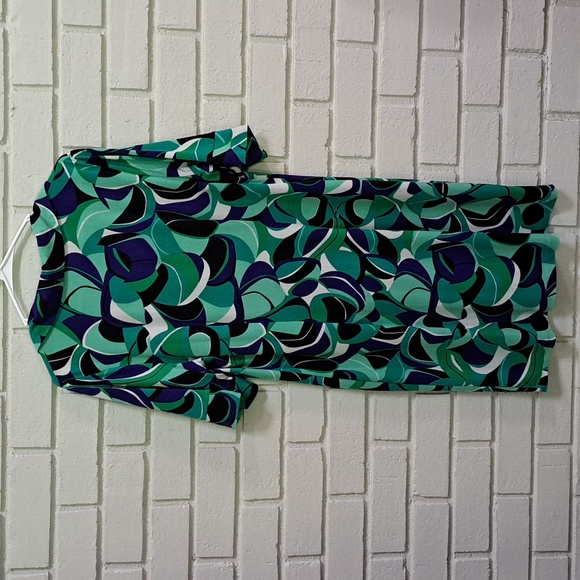 Maternity Motherhood Green V-Neck Short Sleeve Dress. Size Large - Picture 5 of 7